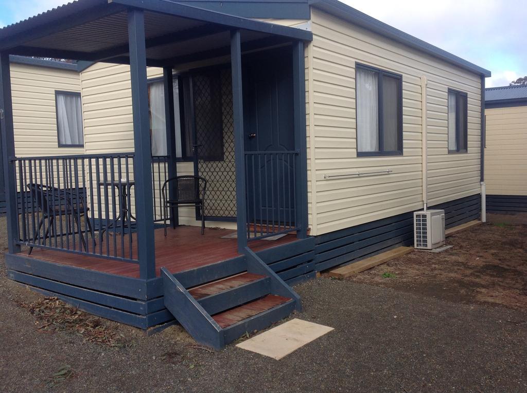 Goulburn South Caravan Park Номер фото